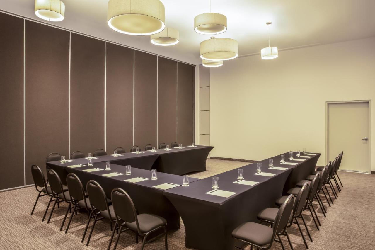 Fiesta Inn Parque פואבלה מראה חיצוני תמונה
